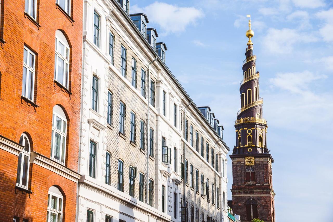Stylish 5 Person In Vibrant Urban Area Kopenhagen